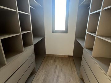 Casa en  Venta 4 dorm. al Río en el Yacht de Nordelta