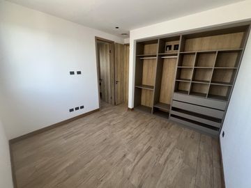 Casa en  Venta 4 dorm. al Río en el Yacht de Nordelta