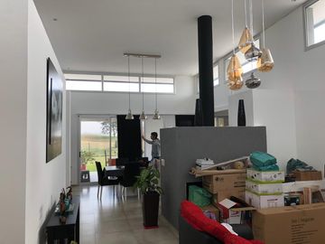 Casa en venta 5 Ambientes - El  Cantón