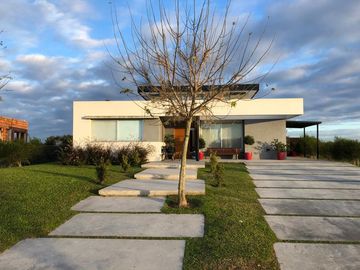 Casa en venta 5 Ambientes - El  Cantón