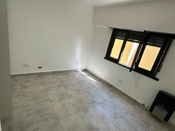 PH Chalet al frente en venta, zona San Juan, Mar del Plata.