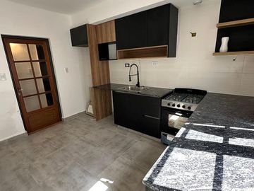PH Chalet al frente en venta, zona San Juan, Mar del Plata.
