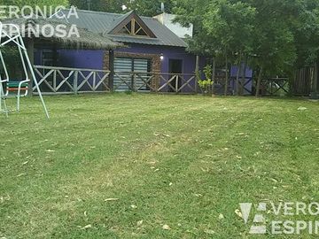 Casa de cuatro ambientes en venta, 20 de Junio.