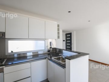 Venta. Departamento de 3 dormitorios con amenities. Rosario Río