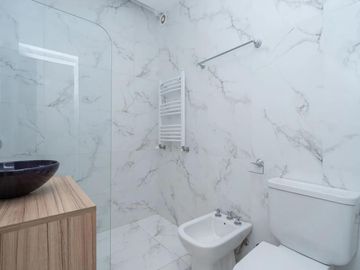 Departamento en venta - 1 Dormitorio 1 Baño - Cochera - 69.6Mts2 - Adrogué