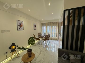 Venta Departamento 2 ambientes a la calle con balcon saliente , en  Zona Centro