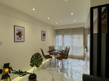 Venta Departamento 2 ambientes a la calle con balcon saliente , en  Zona Centro