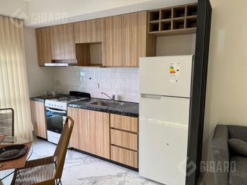 Venta Departamento 2 ambientes a la calle con balcon saliente , en  Zona Centro
