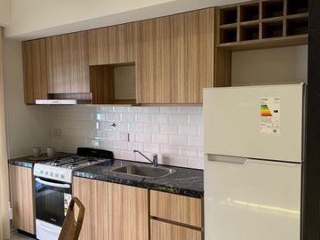 Venta Departamento 2 ambientes a la calle con balcon saliente , en  Zona Centro