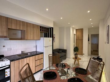 Venta Departamento 2 ambientes a la calle con balcon saliente , en  Zona Centro