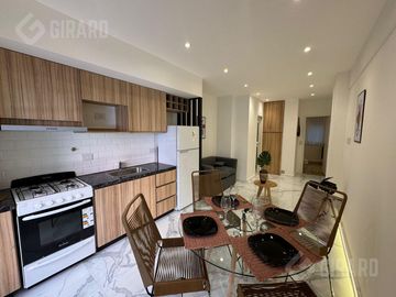 Venta Departamento 2 ambientes a la calle con balcon saliente , en  Zona Centro