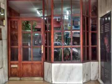APTO CREDITO departamento 3 amb frente plaza san miguel calle Av. Pte. Perón 1621