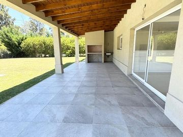 Casa en venta la horqueta de echeverria Canning