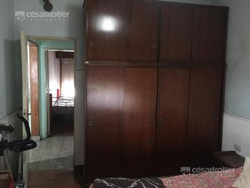 Chalet de 3 amb c/entrada de auto y jardín en José Mármol