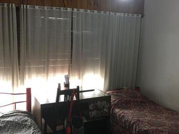 Chalet de 3 amb c/entrada de auto y jardín en José Mármol