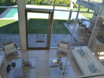 VENTA CASA HARAS ESCOBAR:  6 AMBIENTES- PISCINA CLIMATIZADA - B° ATARDECER