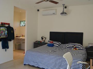 VENTA CASA HARAS ESCOBAR:  6 AMBIENTES- PISCINA CLIMATIZADA - B° ATARDECER