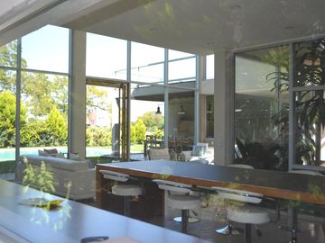 VENTA CASA HARAS ESCOBAR:  6 AMBIENTES- PISCINA CLIMATIZADA - B° ATARDECER