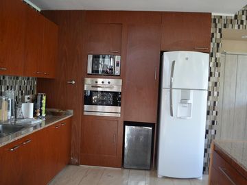 VENTA CASA HARAS ESCOBAR:  6 AMBIENTES- PISCINA CLIMATIZADA - B° ATARDECER