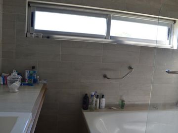 VENTA CASA HARAS ESCOBAR:  6 AMBIENTES- PISCINA CLIMATIZADA - B° ATARDECER