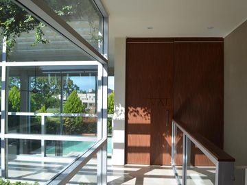 VENTA CASA HARAS ESCOBAR:  6 AMBIENTES- PISCINA CLIMATIZADA - B° ATARDECER
