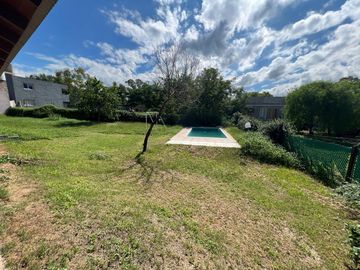 Venta Casa - 2 Dormitorios - Villa Parque Santa Ana