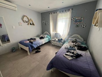 Venta Casa - 2 Dormitorios - Villa Parque Santa Ana