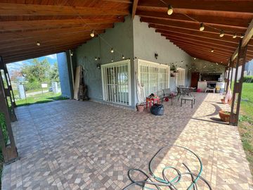 Venta Casa - 2 Dormitorios - Villa Parque Santa Ana