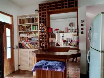 Excelente Piso sobre la Avda. en Escalada Centro fte al FCGR - Residencia Universitaria!!!