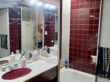 Excelente Piso sobre la Avda. en Escalada Centro fte al FCGR - Residencia Universitaria!!!