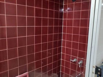 Excelente Piso sobre la Avda. en Escalada Centro fte al FCGR - Residencia Universitaria!!!