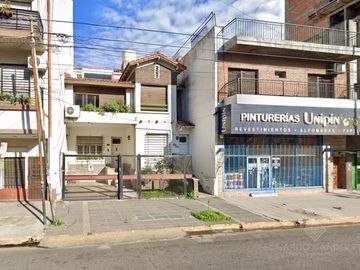 Excelente Piso sobre la Avda. en Escalada Centro fte al FCGR - Residencia Universitaria!!!