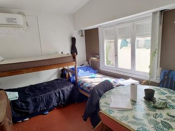 Excelente Piso sobre la Avda. en Escalada Centro fte al FCGR - Residencia Universitaria!!!
