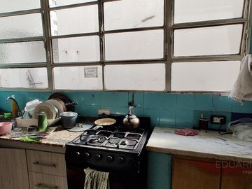 Excelente Piso sobre la Avda. en Escalada Centro fte al FCGR - Residencia Universitaria!!!