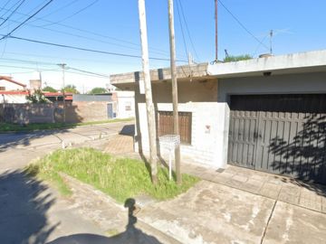 Casa VENTA - 3 dormitorios 2 bañso -70mts2 totales  - Berazategui