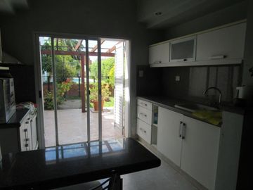 Casa en venta - 2 Dormitorios 2 Baños - 314Mts2 - Chivilcoy