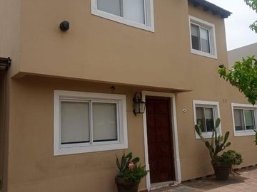 Casa en venta en Barrio Jardines de Escobar,  Escobar GBA Norte - 4 dormitorios
