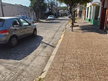 Casa PH Duplex 2 Ambientes con Cochera en Quilmes - Gelly Oben  225