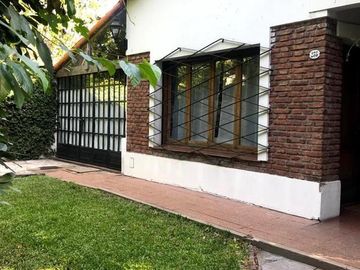 Casa de 3 dormitorios en venta - Lomas de Zamora Este