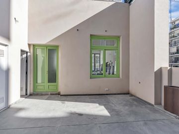 Piso a estrenar frente a plaza Vicente López. Financiación directa