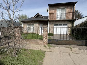 Casa en  Lorenzo Casey al 1400