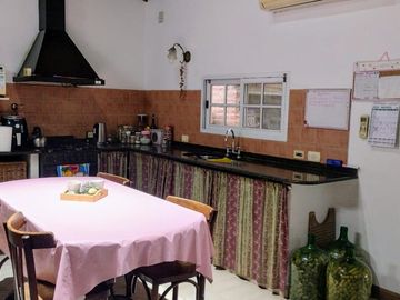 Casa en  Lorenzo Casey al 1400