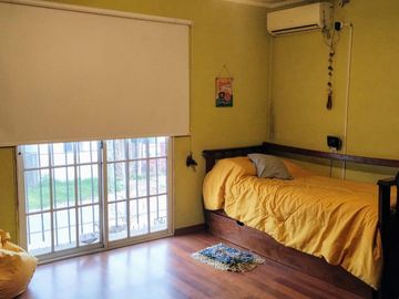 Casa en  Lorenzo Casey al 1400