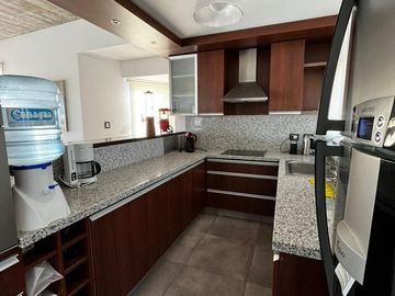 Casa en venta - 5 Dormitorios 4 Baños - Cocheras - 1.400Mts2 - Puerto del Águila, Córdoba