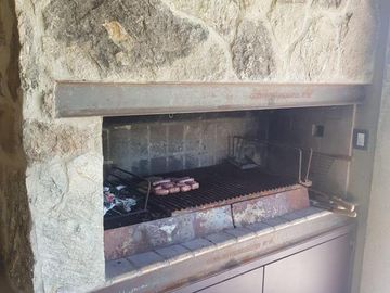 Casa en venta - 5 Dormitorios 4 Baños - Cocheras - 1.400Mts2 - Puerto del Águila, Córdoba