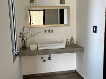 Casa en venta - 5 Dormitorios 4 Baños - Cocheras - 1.400Mts2 - Puerto del Águila, Córdoba