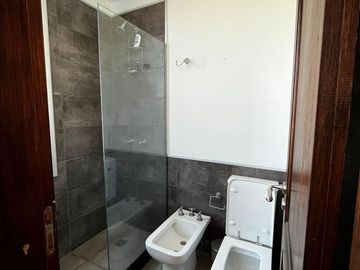 Casa en venta - 5 Dormitorios 4 Baños - Cocheras - 1.400Mts2 - Puerto del Águila, Córdoba