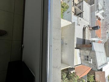Excelente semipiso con balcón al frente - Actualmente Alquilado.