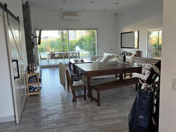 Casa 4 ambientes con increible vista en Canton Puerto - Escobar -PG
