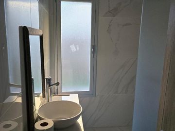 Casa 4 ambientes con increible vista en Canton Puerto - Escobar -PG